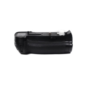 Used Nikon MB-D18 Battery Grip